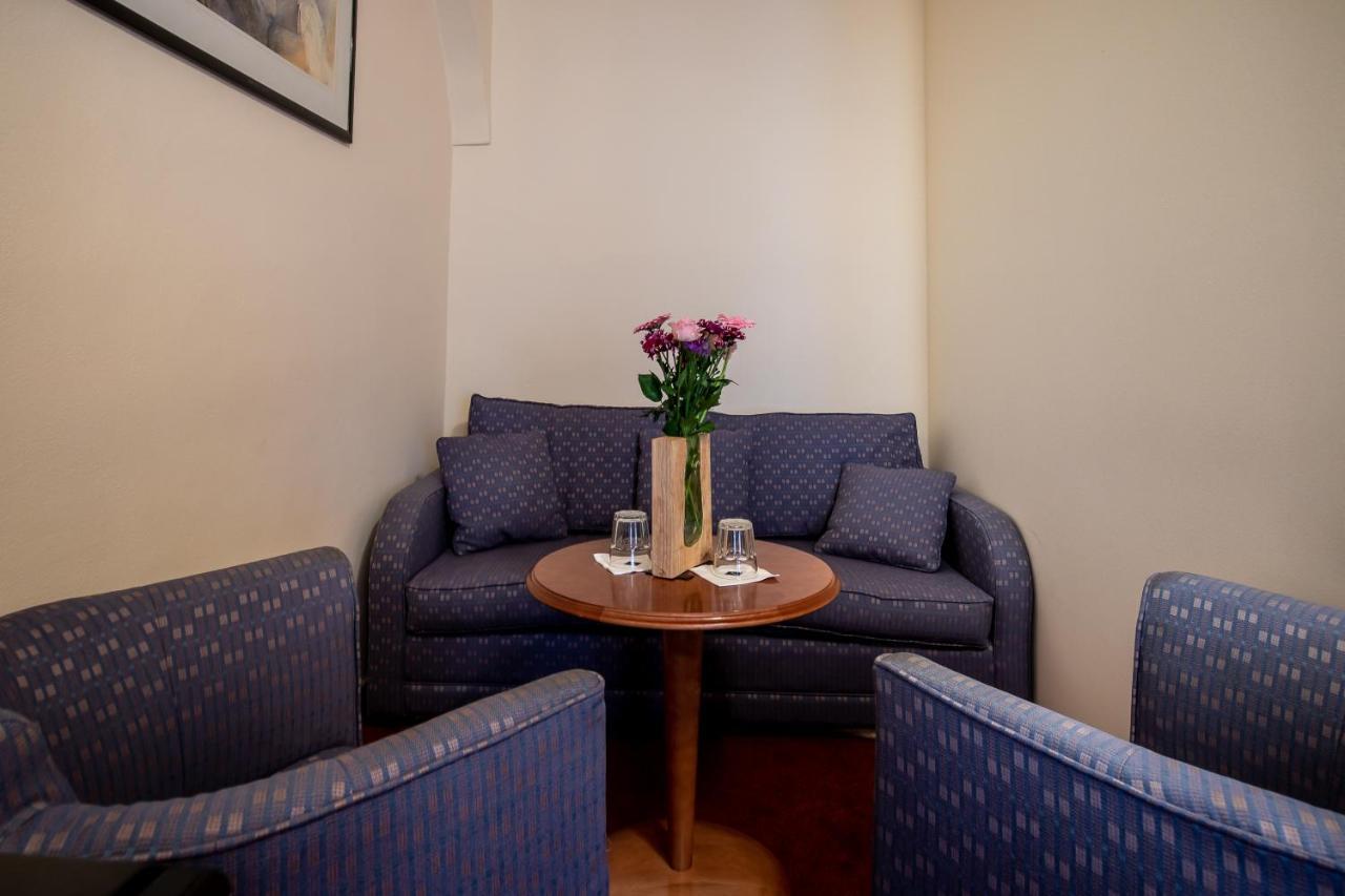 Pension U Lilie Prague Exterior photo