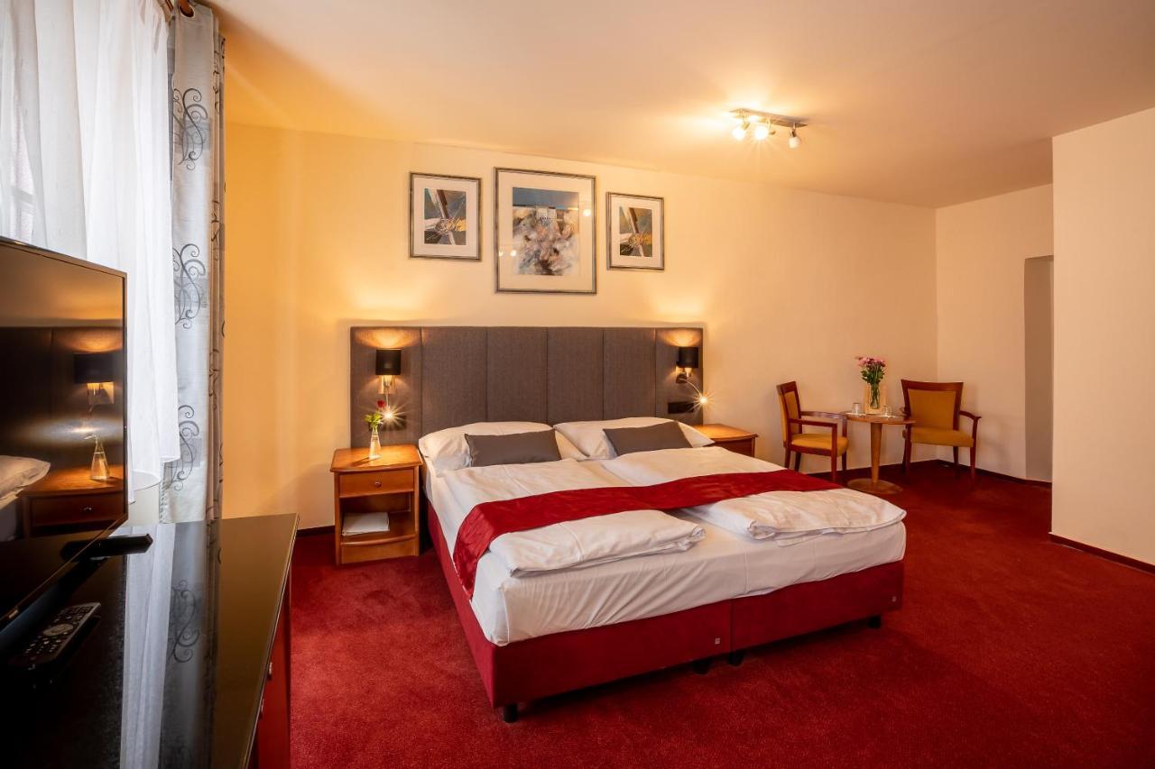 Pension U Lilie Prague Exterior photo